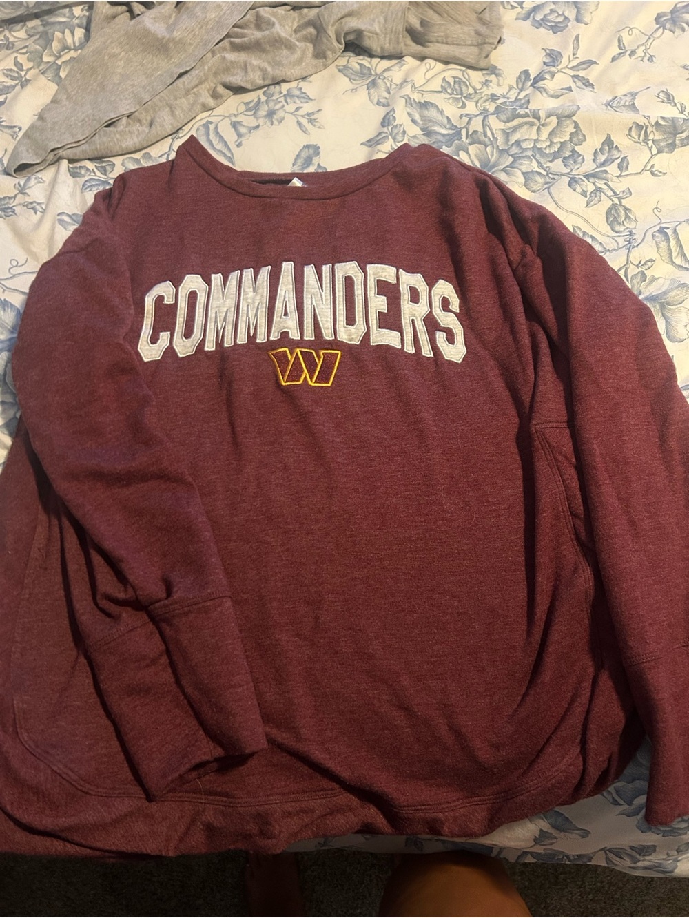 Commanders crewneck